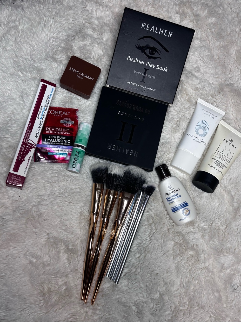 RealHer Makeup Bundle Clinique Omorovicza L’Oreal Wet n Wild 6 Brushes